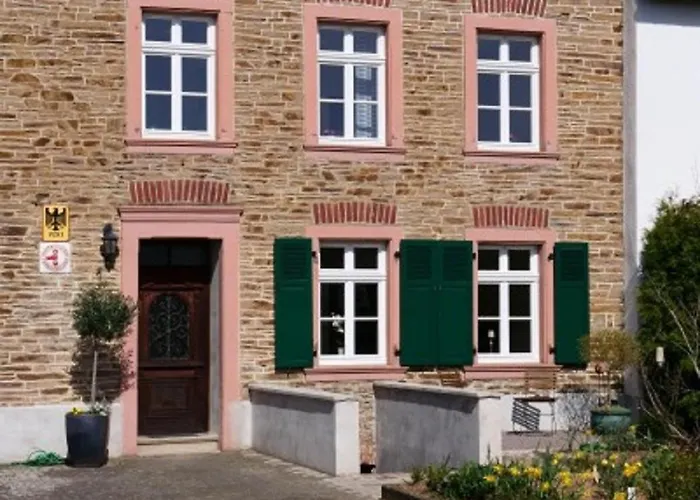 Altes Loerscher Winzerhaus בית נופש *